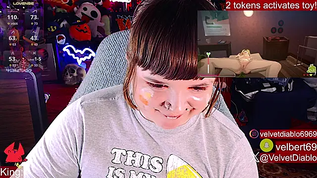 VelvetDiablo anal and squirt cam