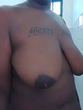 Wairimu1 live cam on StripChat