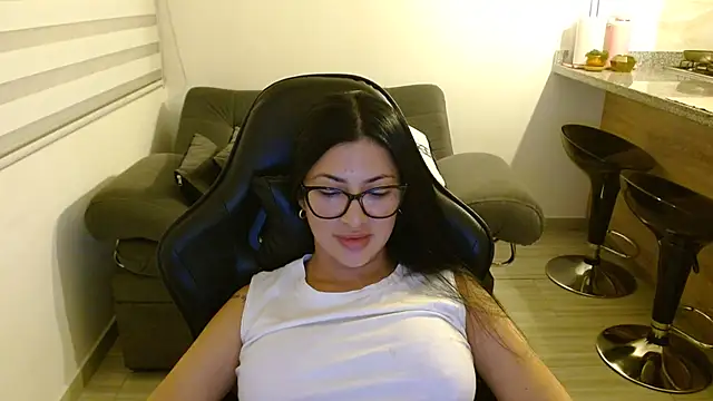 Mia_Paradis