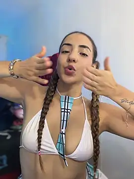 Bella-Saint