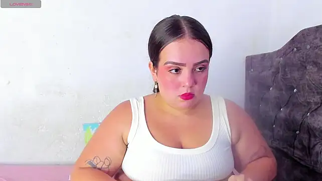 Emma_pregnantt