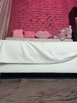free naked webcam NinaVerse