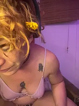 SalyTredelMonte live cam on StripChat