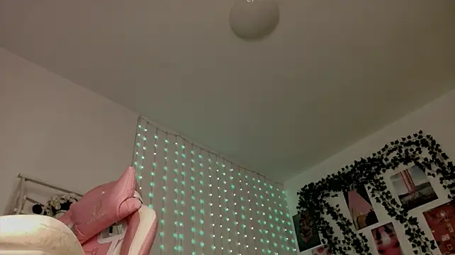 Lily_Flores