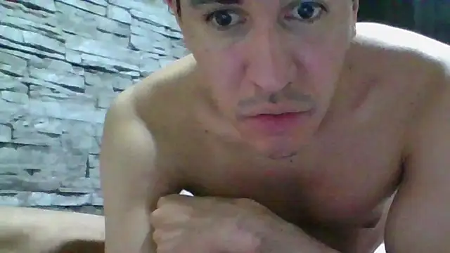 Sexylatin64 live cam on StripChat