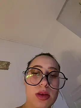 queenlo_xxx live sex cam