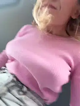 LavenderHot live cam on StripChat