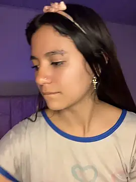 Ada_Miler live cam on StripChat
