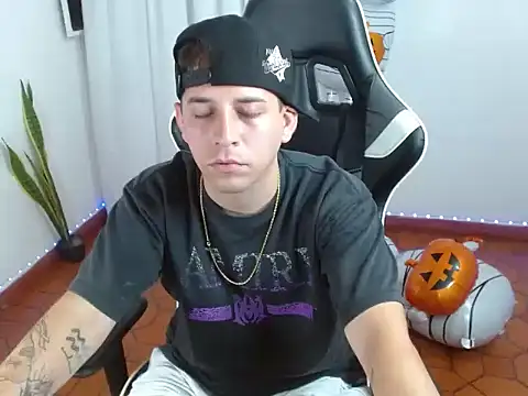 420Liam live cam on StripChat