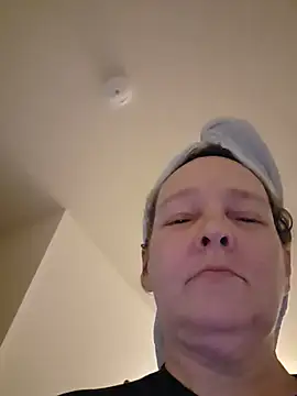 tigolebitties live cam on StripChat