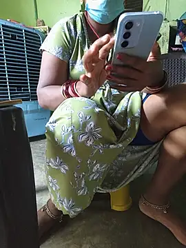Tamilselviroja- live cam on StripChat