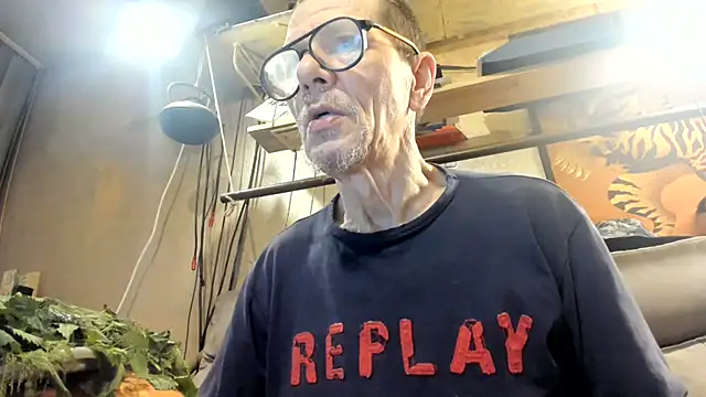 BiglovelyXXL on Stripchat