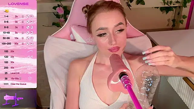 LeonaEviann webcam