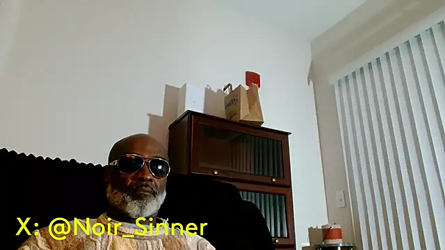 sinnernoir live cam on StripChat