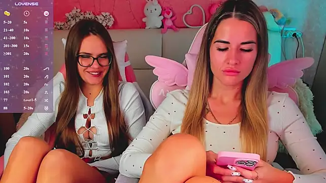 hotty_girls_here (G young) - HOT KISS
