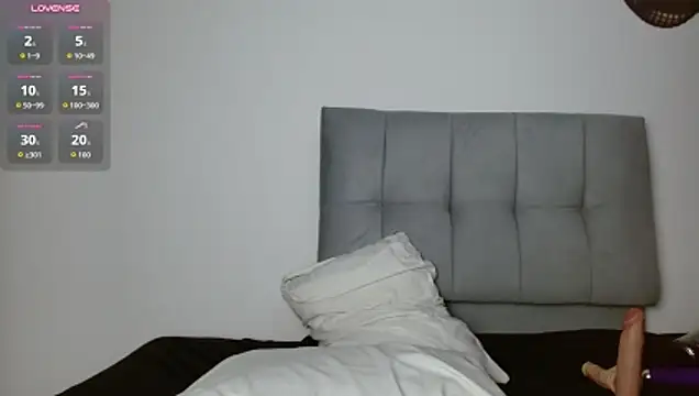 Moon_Ashley_ webcam