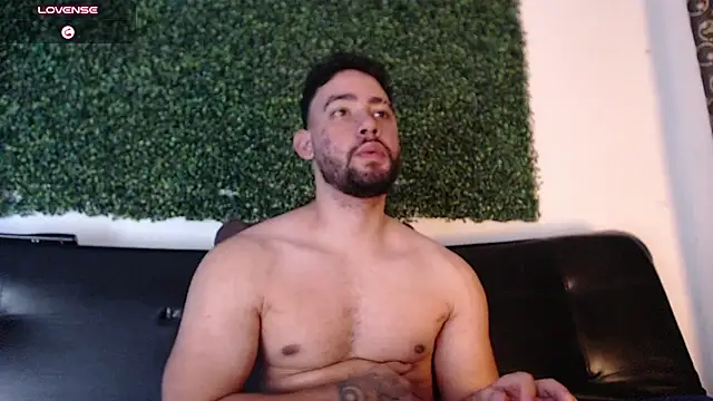 sam_ford_2 live cam on StripChat