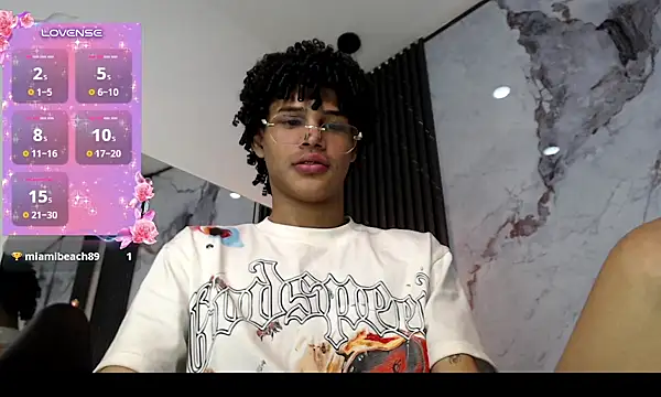 MatewHottxxx live cam on StripChat