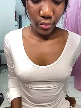 karly_titis