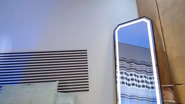 _MoniqueLovay_ webcam