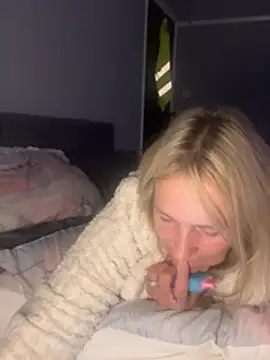 Blondnboujee53