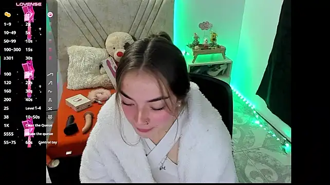 Mia_Victoria22 live cam on StripChat