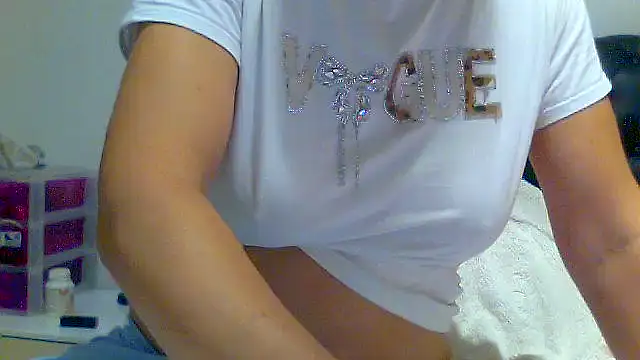 Alaska-perla live cam on StripChat
