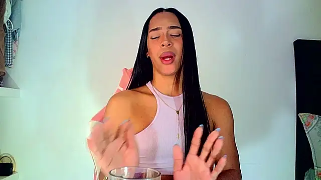 carmen14 live cam on StripChat