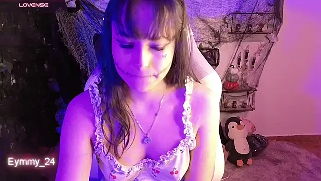 Eymmy_24 live cam on StripChat