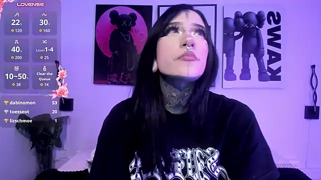 Kat_VonDe live cam on StripChat
