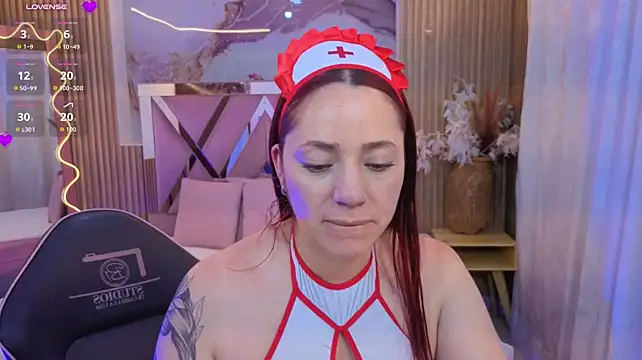ANNE_TAY1
