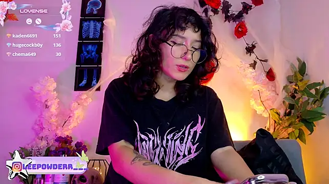 LeePowder live cam on StripChat