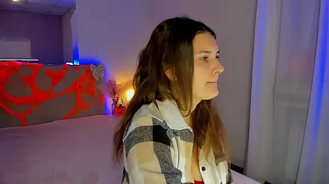 Laura_Leee
