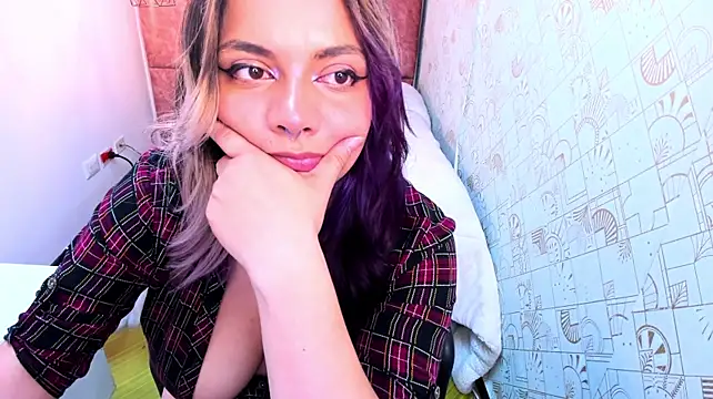 Kiara_Cruz__