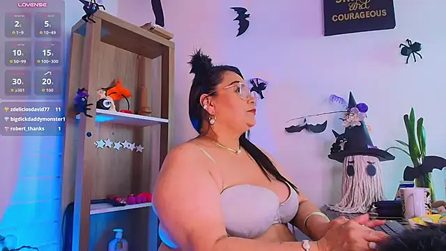 EllenaBoobs_