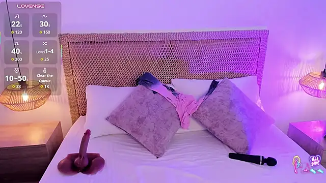 mia_collins96