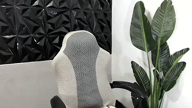 sweetiie_caren webcam