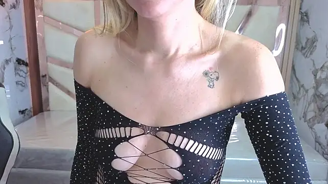 bella_kiss_a