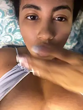 Kendra_curly