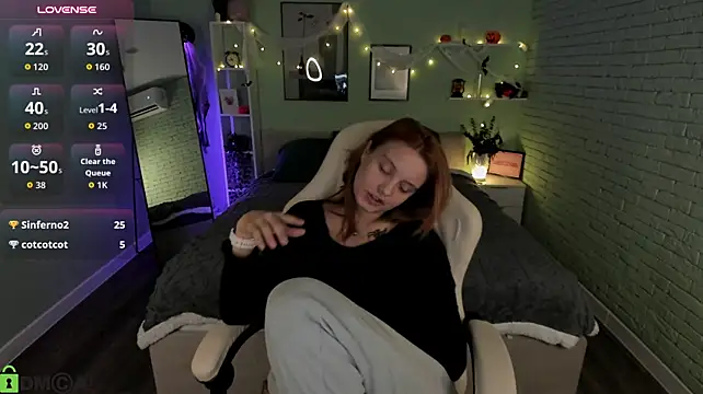 Alisa_Laurent young tease webcam show
