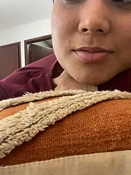 Habi_arabic live cam on StripChat