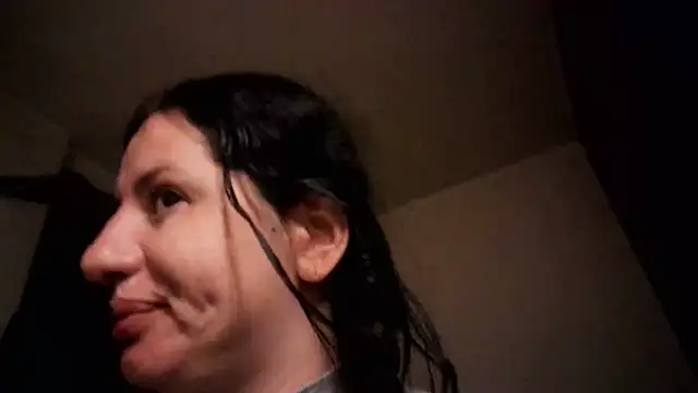 AnnyelinnaLove live cam on StripChat