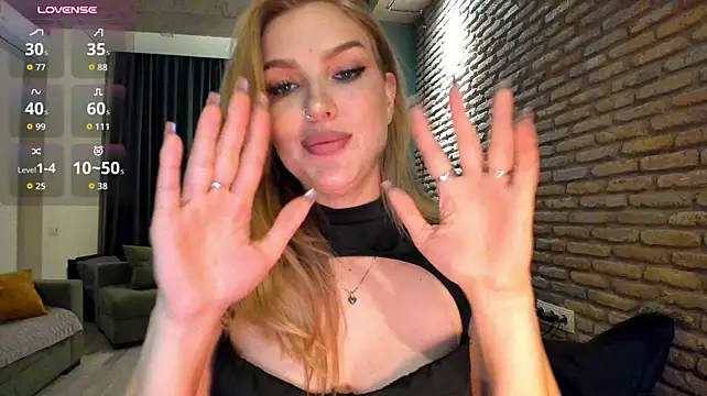 fifteenpoem live cam on StripChat