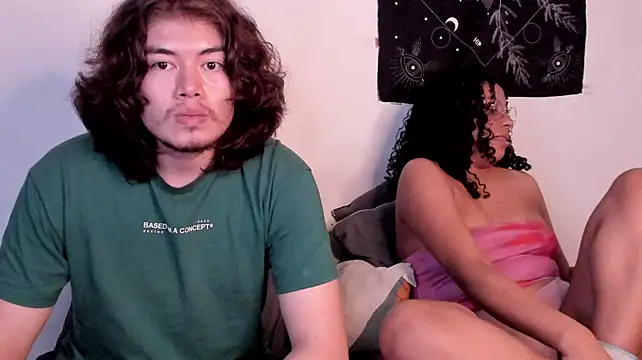hothoneychile live cam on StripChat