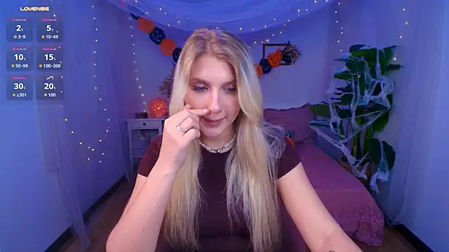 Evacadooo live cam on StripChat