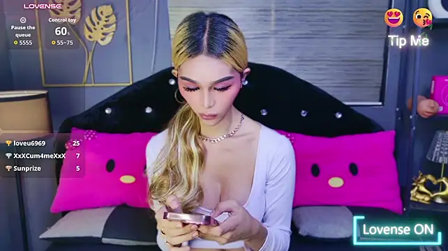 Tarah_Morphy live cam on StripChat