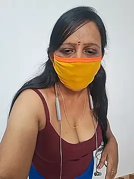 Tamil_Auntyhot live cam on StripChat