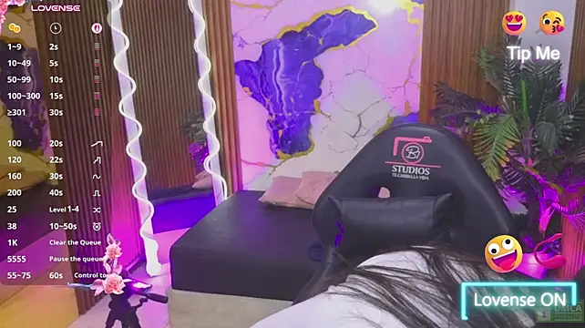 Athenaa_tay live cam on StripChat