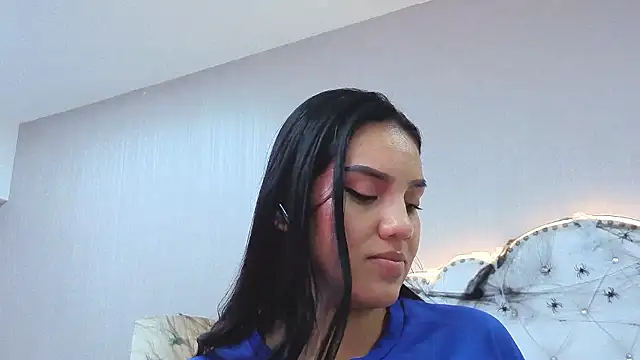 Valen_Abella