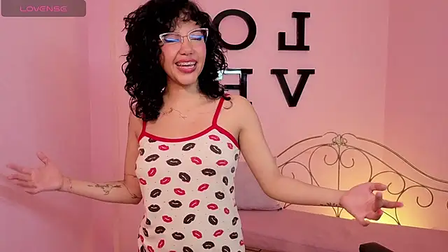 Zoe_kisses